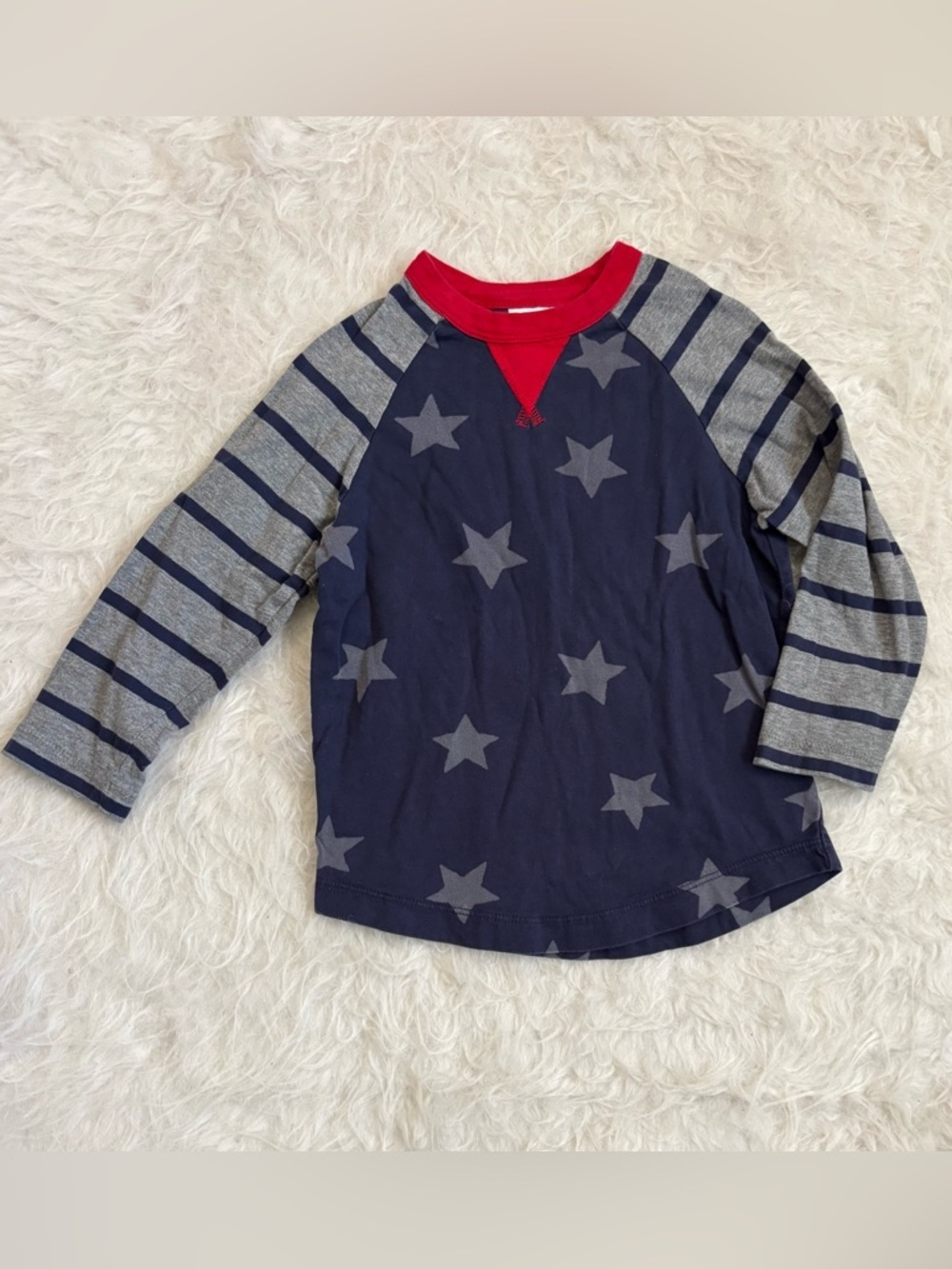 Hanna Andersson Festive Navy Star Raglan Tee with Red Neck Trim